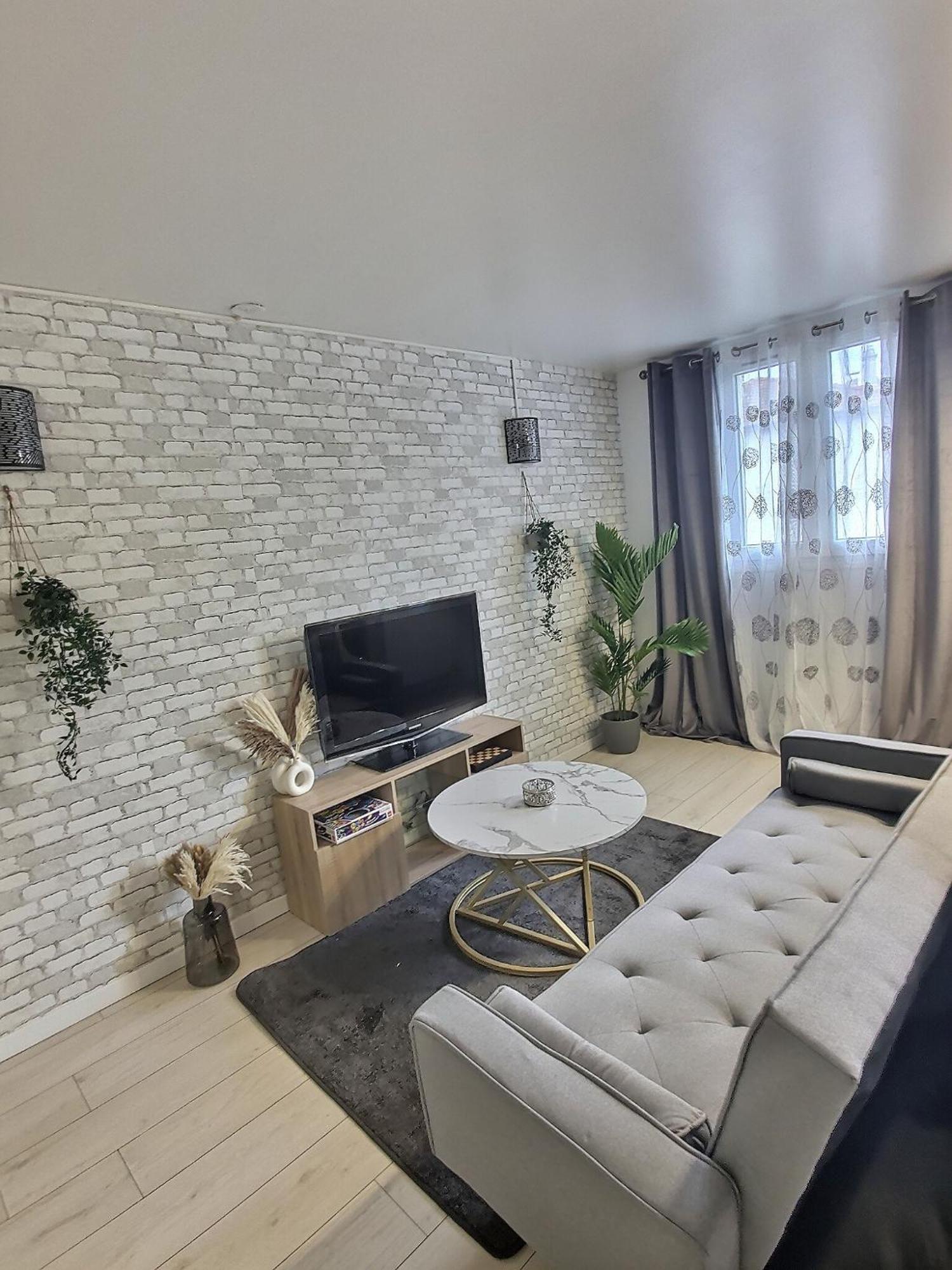 Appartement Pres Gare, Parking Виню-сюр-Сен Екстериор снимка